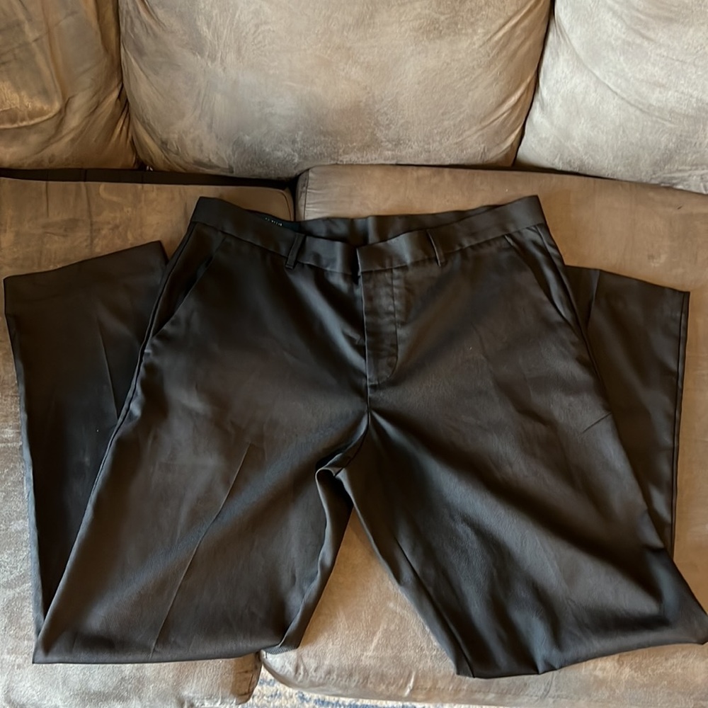 Perry Ellis Men’s Slim Fit Dress Pants